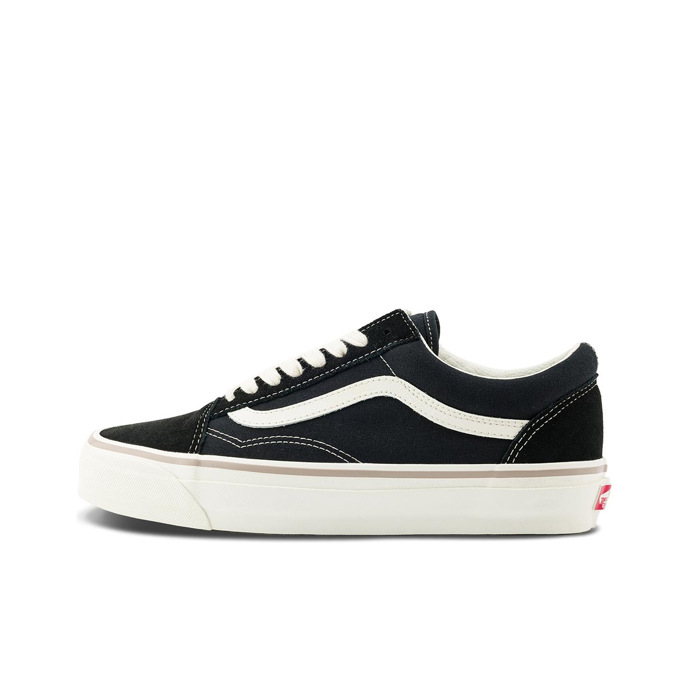 Vans Shoes Old Skool - حذاء فانز أولد سكول 36 مقاوم